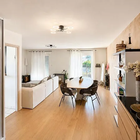 Lejlighed Stylish 2- Bedroom - Terrace - Free Parking -5min Basel Airport Blotzheim