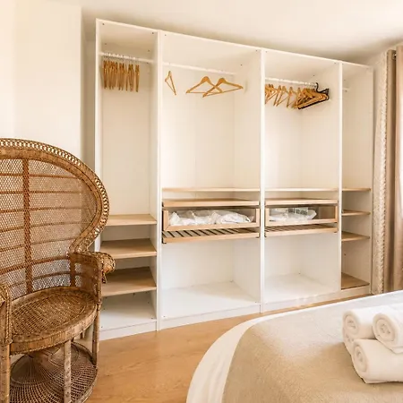 Stylish 2- Bedroom - Terrace - Free Parking -5min Basel Airport Lejlighed *