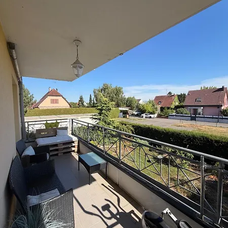 Stylish 2- Bedroom - Terrace - Free Parking -5min Basel Airport *